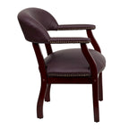 Chaise de conférence avec bande cloutée décorative